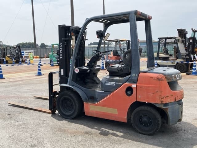 Forklift — Auction (lot 8458-4046)