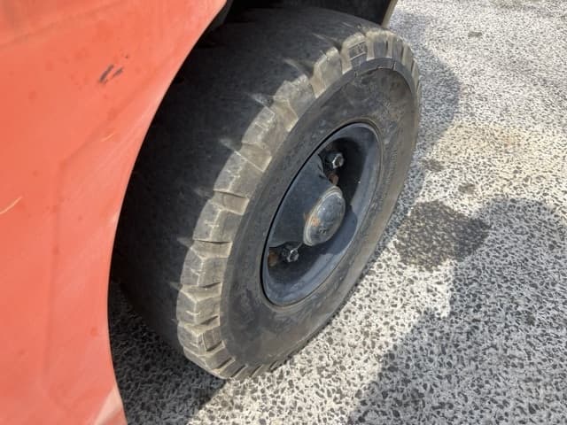 Forklift — Auction (lot 8458-4046)