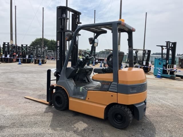 Battery Forklift — Auction (lot 8458-4047)