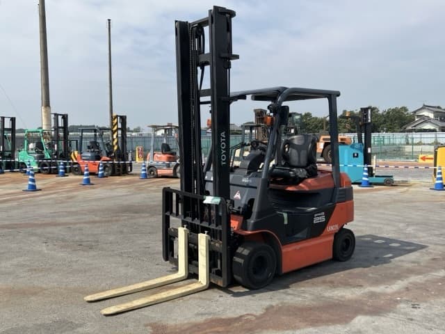 Battery Forklift — Auction (lot 8458-4048)