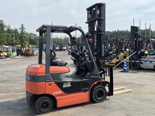 Battery Forklift — Auction (lot 8458-4048)
