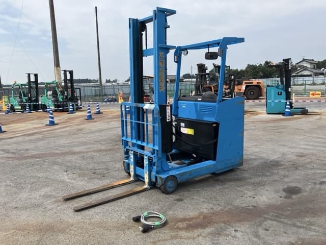 Reach Forklift — Auction (lot 8458-4051)