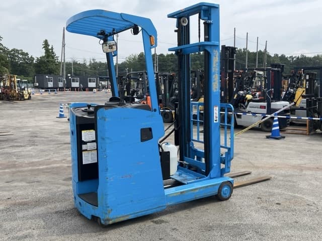 Reach Forklift — Auction (lot 8458-4051)