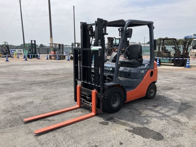 Forklift — Auction (lot 8458-4058)