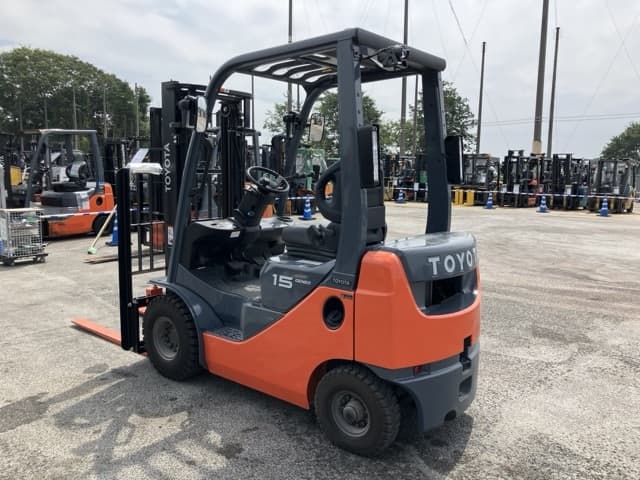 Forklift — Auction (lot 8458-4058)