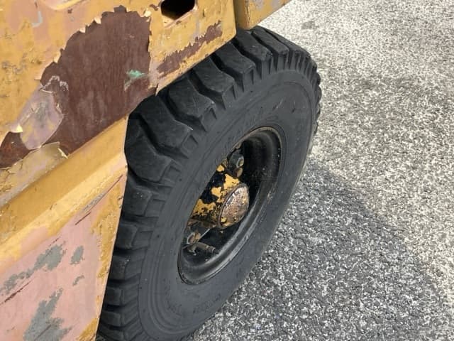 Forklift — Auction (lot 8458-4061)