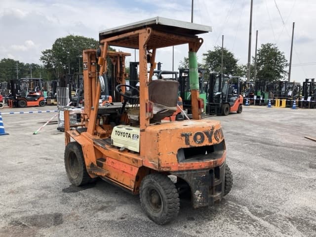 Forklift — Auction (lot 8458-4062)