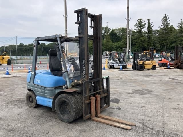 Forklift — Auction (lot 8458-4063)