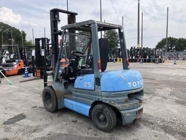 Forklift — Auction (lot 8458-4063)
