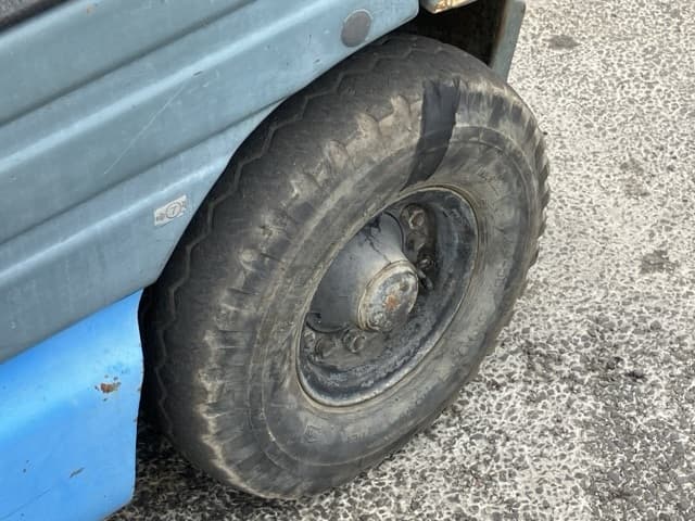 Forklift — Auction (lot 8458-4063)