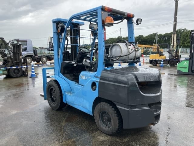 Forklift — Auction (lot 8458-4068)
