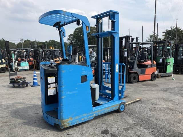 Reach Forklift — Auction (lot 8458-4070)