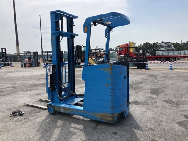 Reach Forklift — Auction (lot 8458-4070)