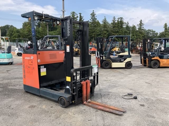 Reach Forklift — Auction (lot 8458-4072)