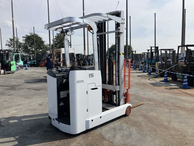 Reach Forklift — Auction (lot 8458-4077)