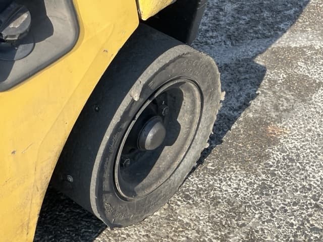 Forklift — Auction (lot 8458-4081)