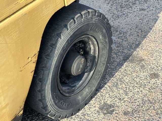 Forklift — Auction (lot 8458-4083)