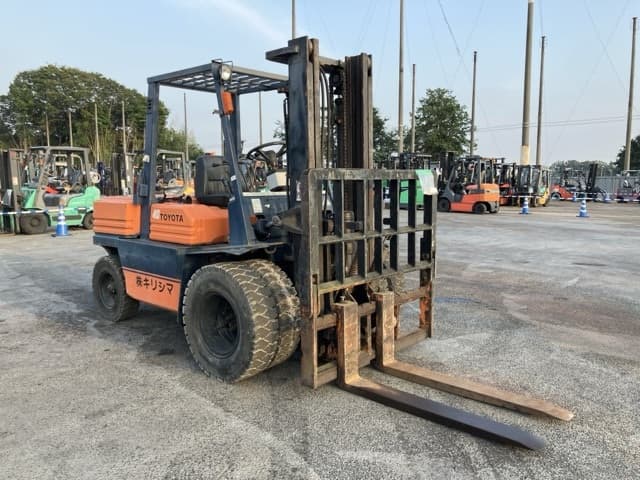 Forklift — Auction (lot 8458-4085)