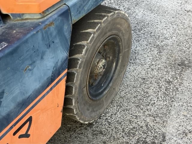 Forklift — Auction (lot 8458-4085)