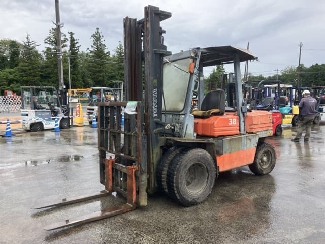 Forklift — Auction (lot 8458-4086)
