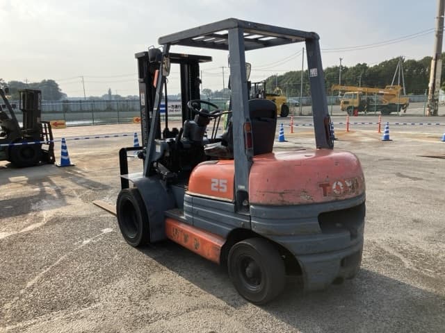 Forklift — Auction (lot 8458-4088)
