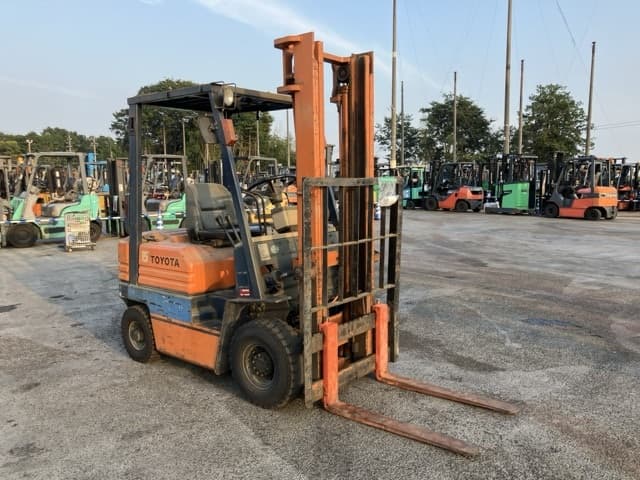 Forklift — Auction (lot 8458-4089)