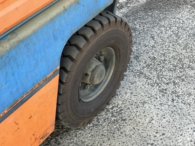 Forklift — Auction (lot 8458-4089)