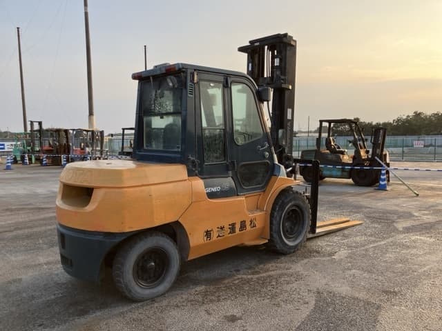 Forklift — Auction (lot 8458-4090)