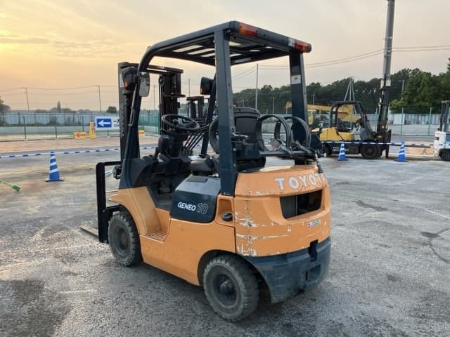 Forklift — Auction (lot 8458-4091)