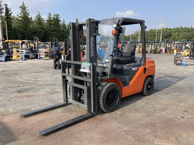 Forklift — Auction (lot 8458-4092)