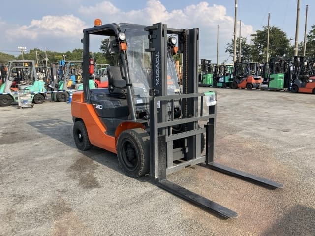 Forklift — Auction (lot 8458-4092)
