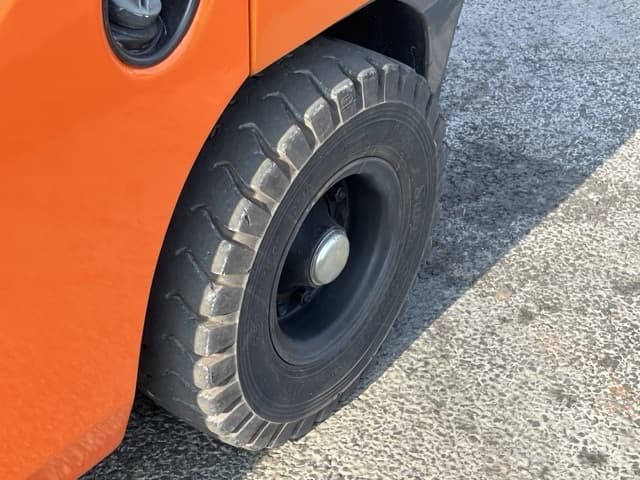 Forklift — Auction (lot 8458-4092)