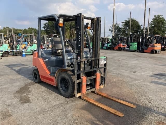 Forklift — Auction (lot 8458-4093)