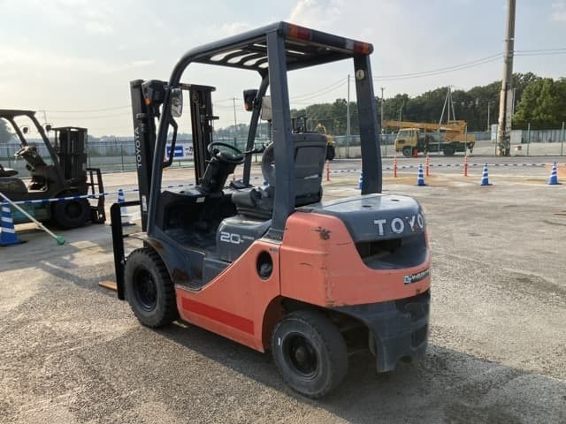 Forklift — Auction (lot 8458-4093)