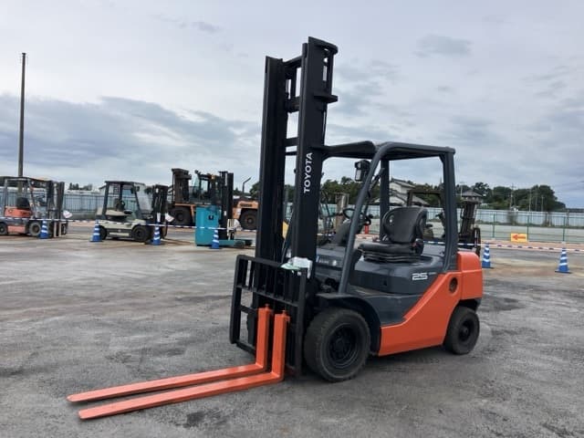 Forklift — Auction (lot 8458-4098)