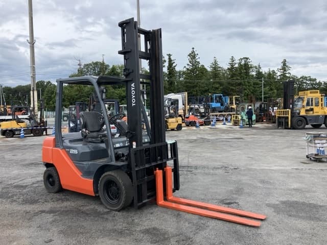 Forklift — Auction (lot 8458-4098)