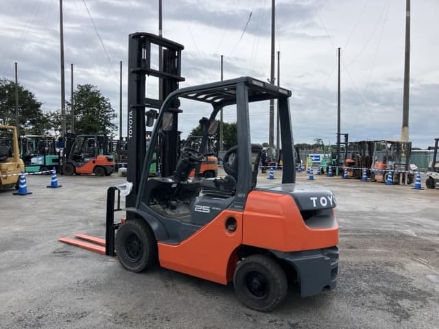 Forklift — Auction (lot 8458-4098)