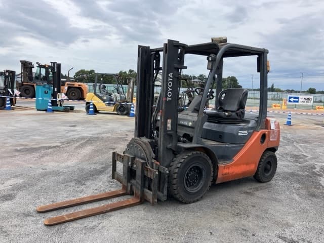 Forklift — Auction (lot 8458-4099)
