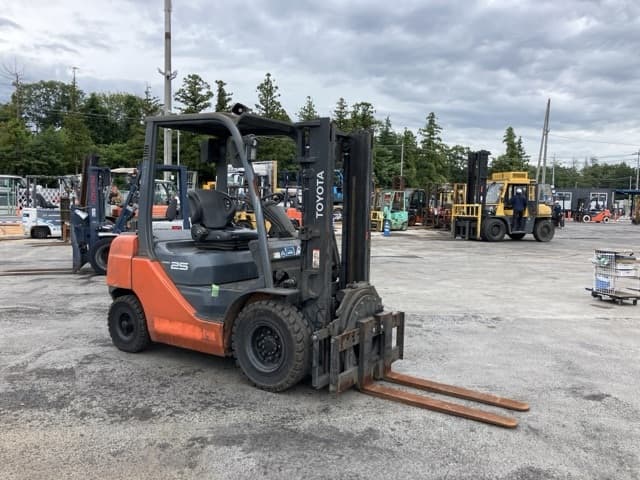 Forklift — Auction (lot 8458-4099)