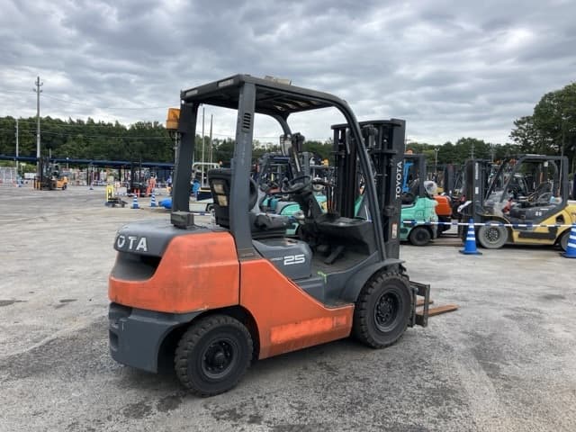 Forklift — Auction (lot 8458-4099)