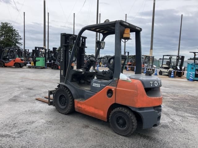 Forklift — Auction (lot 8458-4099)