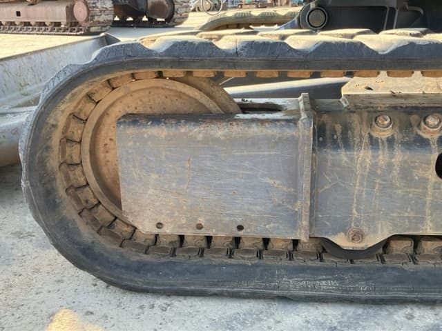 MINI EXCAVATOR — Auction (lot 8458-41)