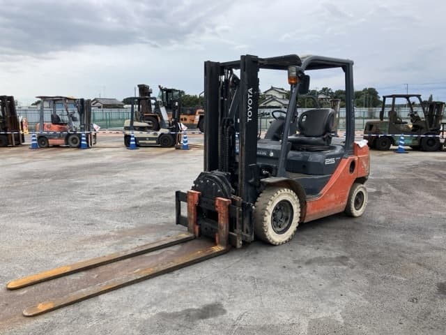 Forklift — Auction (lot 8458-4100)