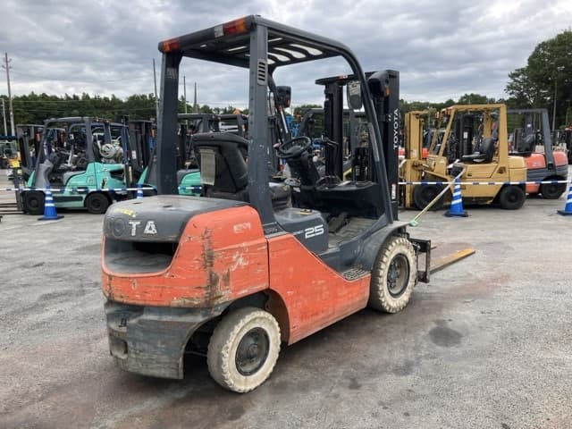 Forklift — Auction (lot 8458-4100)