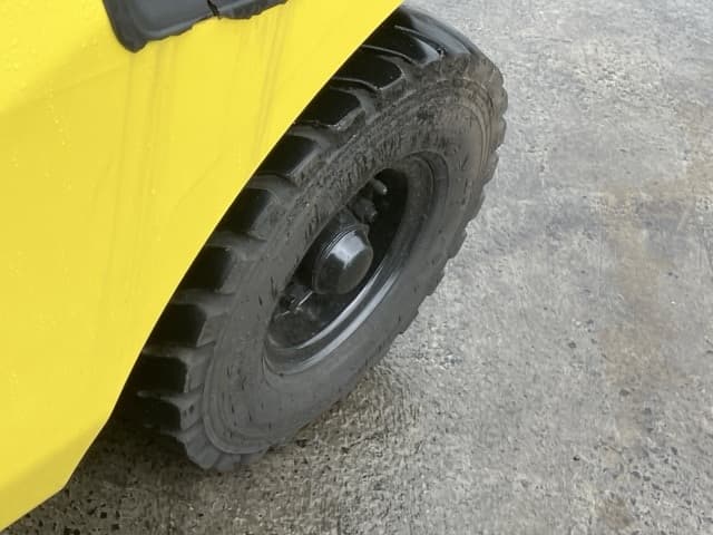 Forklift — Auction (lot 8458-4102)