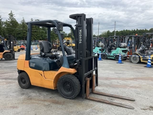 Forklift — Auction (lot 8458-4105)