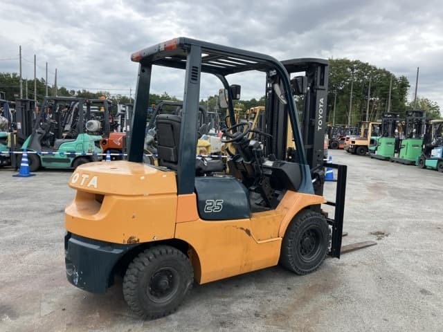 Forklift — Auction (lot 8458-4105)
