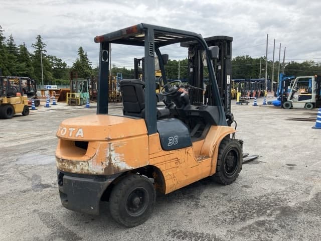 Forklift — Auction (lot 8458-4106)
