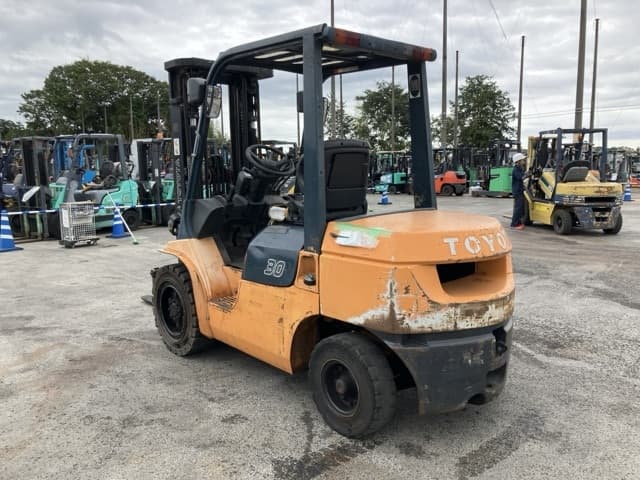 Forklift — Auction (lot 8458-4106)