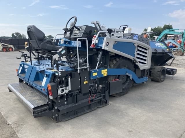 Asphalt finisher — Auction (lot 8458-411)